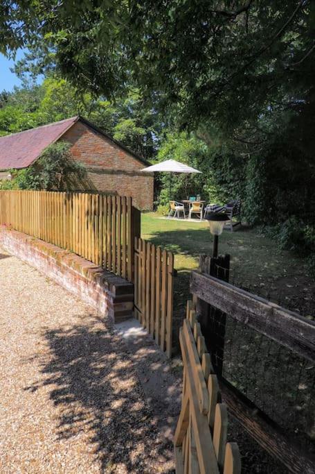 Landford'S Cottage, Your Retreat! Exterior foto